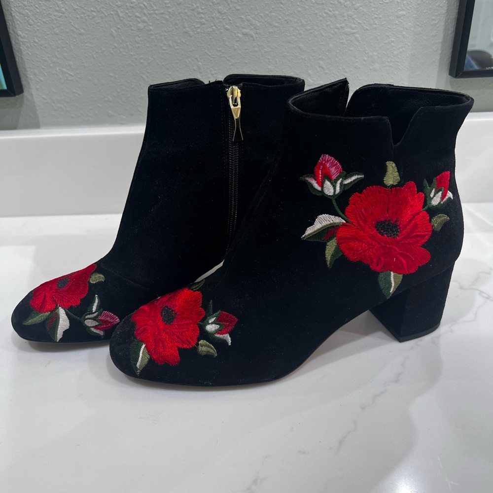 Kate Spade suede ankle bootie. Size 10